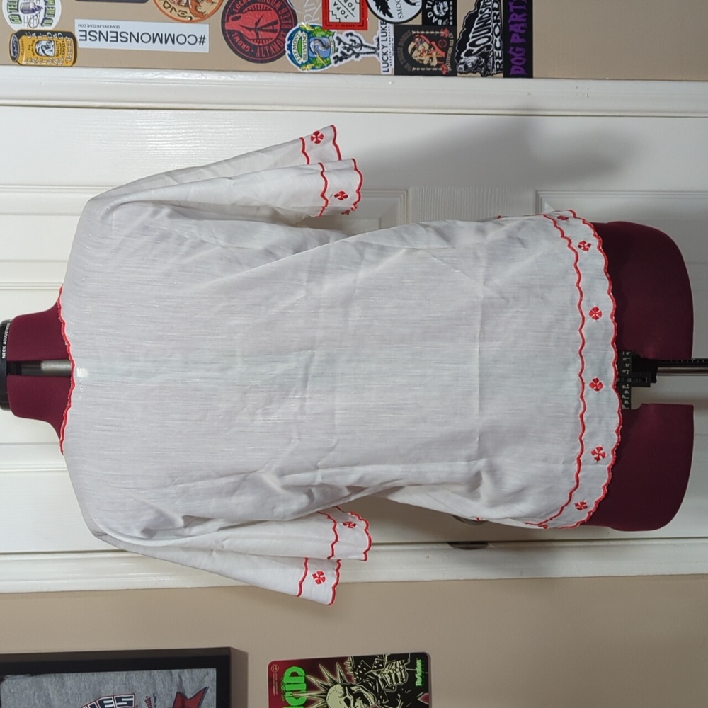 Vintage red and orange embroidered Mexican blouse - Picture 3 of 3